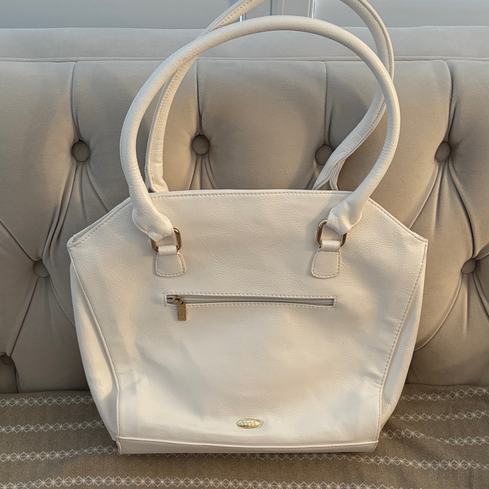 Elle White Quilted Shoulder Bag - Picture 2 of 6
